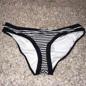 Cheeky striped bikini bottoms